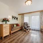 Hotel Garni Vier Jahreszeiten 3*