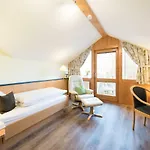 فندق Garni Vier Jahreszeiten 3*