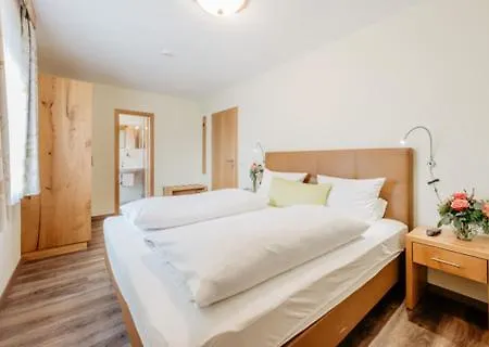 Garni Vier Jahreszeiten 酒店 3*