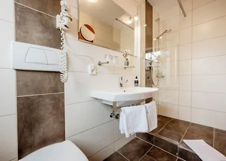 Garni Vier Jahreszeiten Hotel 3*