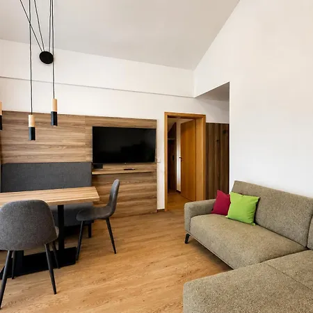 Garni Vier Jahreszeiten Hotel 3*
