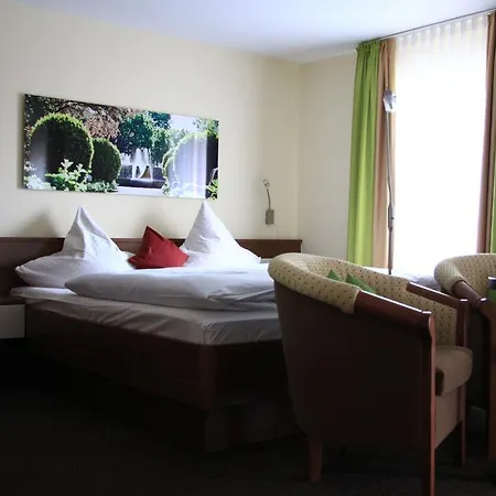 Garni Vier Jahreszeiten Hotel 3*