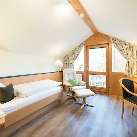 Hotel Garni Vier Jahreszeiten 3*