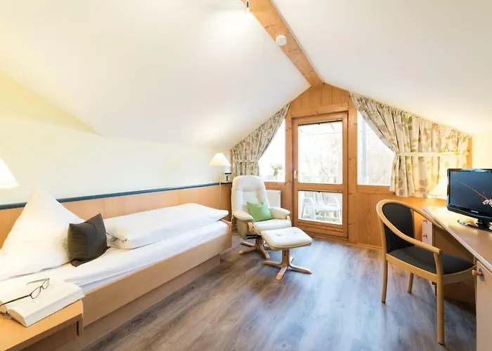 Hotel Garni Vier Jahreszeiten 3*